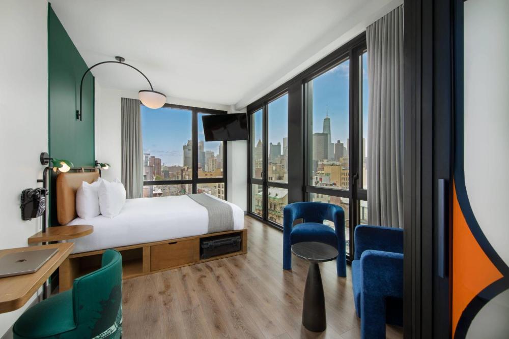 Executive King with City View interior